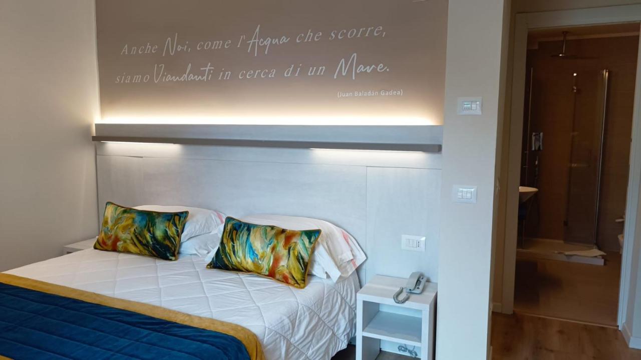 Roma Hotel カスティリオーネ・デッラ・ペスカーイア エクステリア 写真