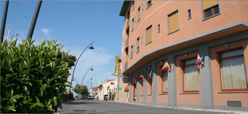 Roma Hotel カスティリオーネ・デッラ・ペスカーイア エクステリア 写真