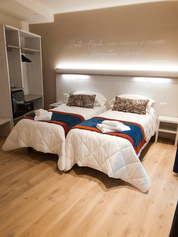 Roma Hotel カスティリオーネ・デッラ・ペスカーイア エクステリア 写真