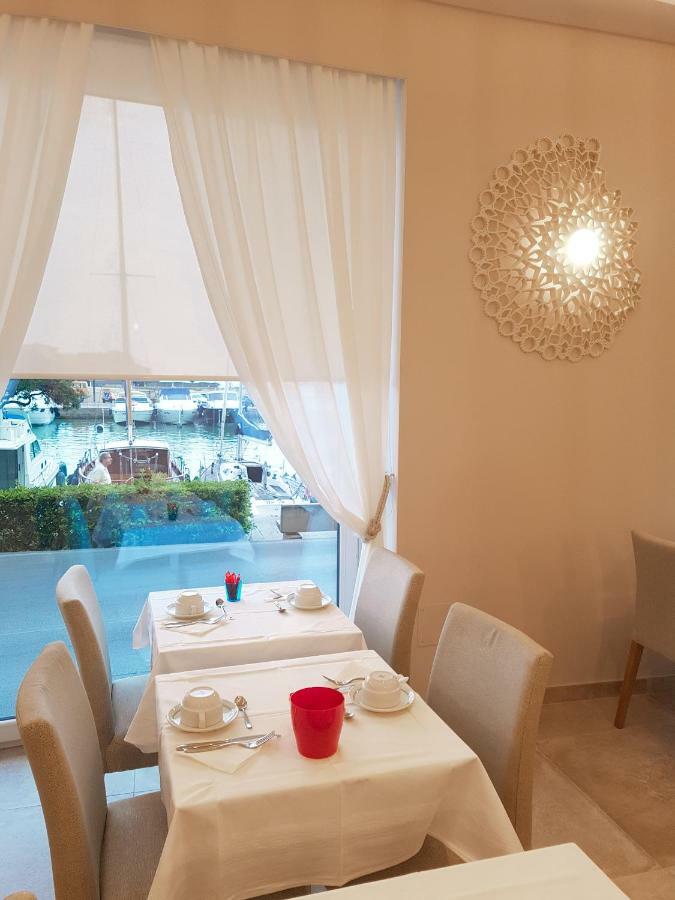 Roma Hotel カスティリオーネ・デッラ・ペスカーイア エクステリア 写真