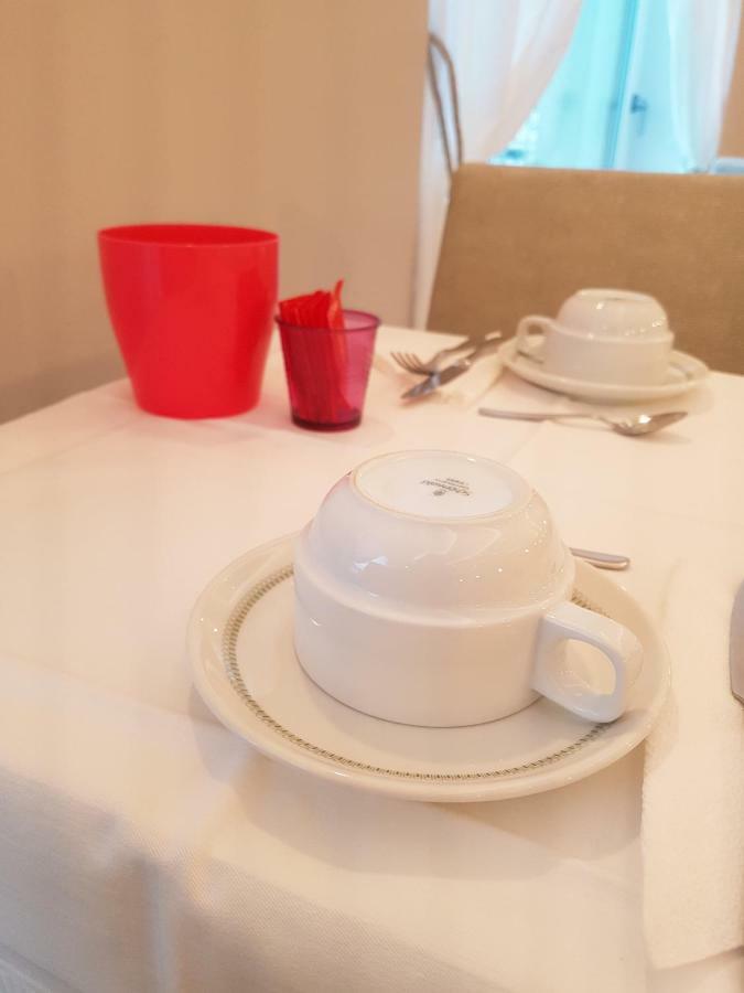 Roma Hotel カスティリオーネ・デッラ・ペスカーイア エクステリア 写真